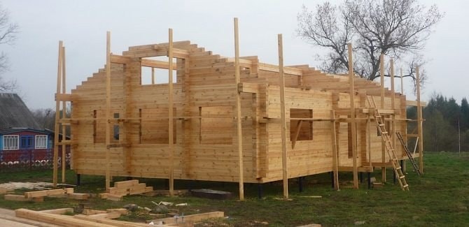 木材房子在建筑时