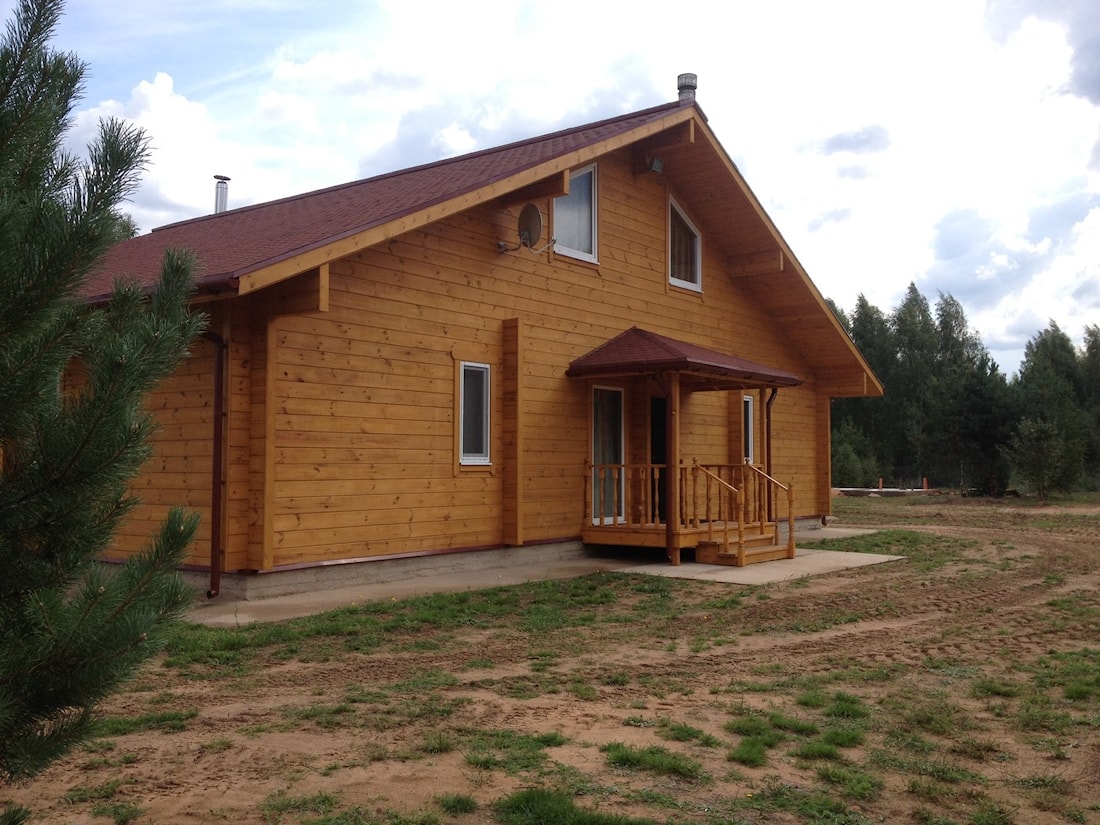 木屋由胶合木材160毫米，项目“Shklov Domostroenie”287平方米