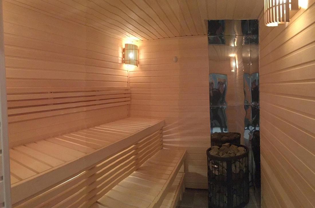 Svart trehus - tømmerhytte, oppvarming, varmepumpe, prosjekt "Black Forest" 164 m²