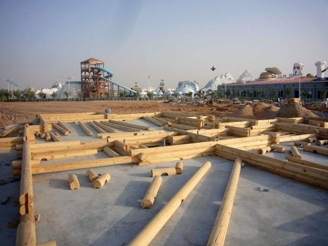 Construction de l'hôtel en bois dans les Emirats Arabes Unis, Ras Al Khaimah