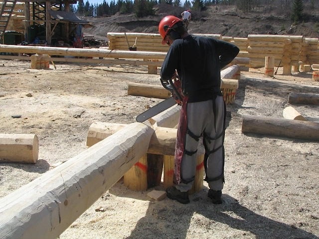来自加拿大的手工木制房屋：生产基地