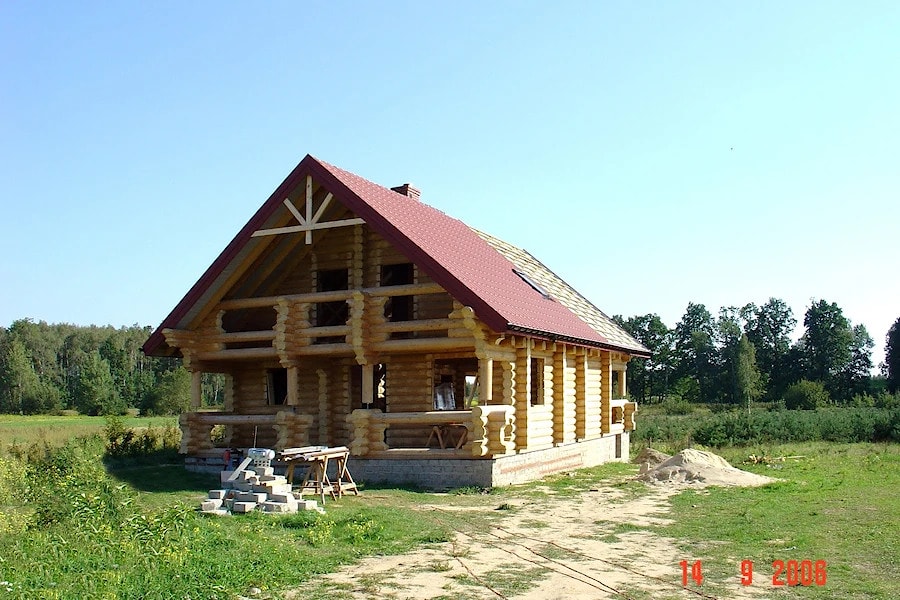 Maison en bois rond superficie de 166 m²  