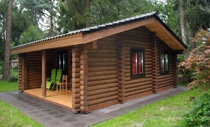 منزل ذو منصة خشبية  