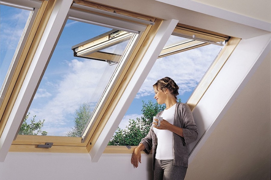 木屋顶窗口Velux低边屋顶的全景 - 好价格，安装设施  