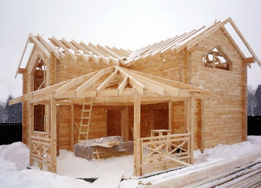 2018年至2019年冬季地下室和木屋的建设  