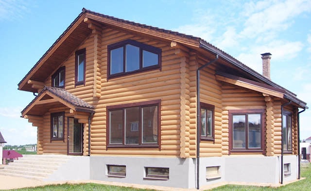 Wooden house with 243 m² winter garden  